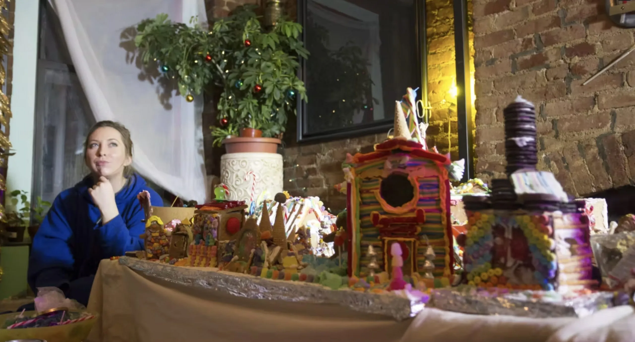 Gingerbread house sculpture